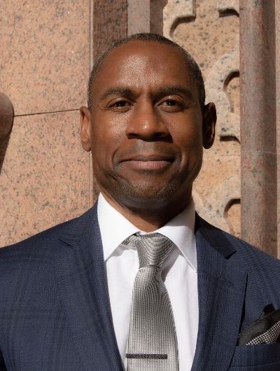 ROBERT BUSH HEADSHOT (1)